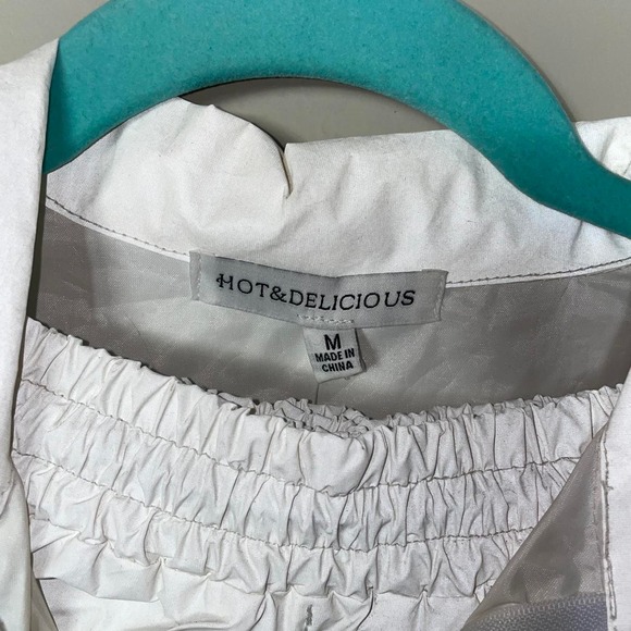 White matching windbreaker and pants - Picture 4 of 4